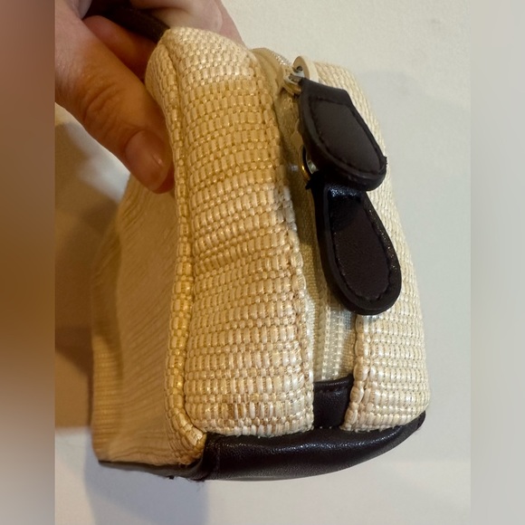 Etienne Aigner Cream and Brown Shoulder Bag - Picture 4 of 12